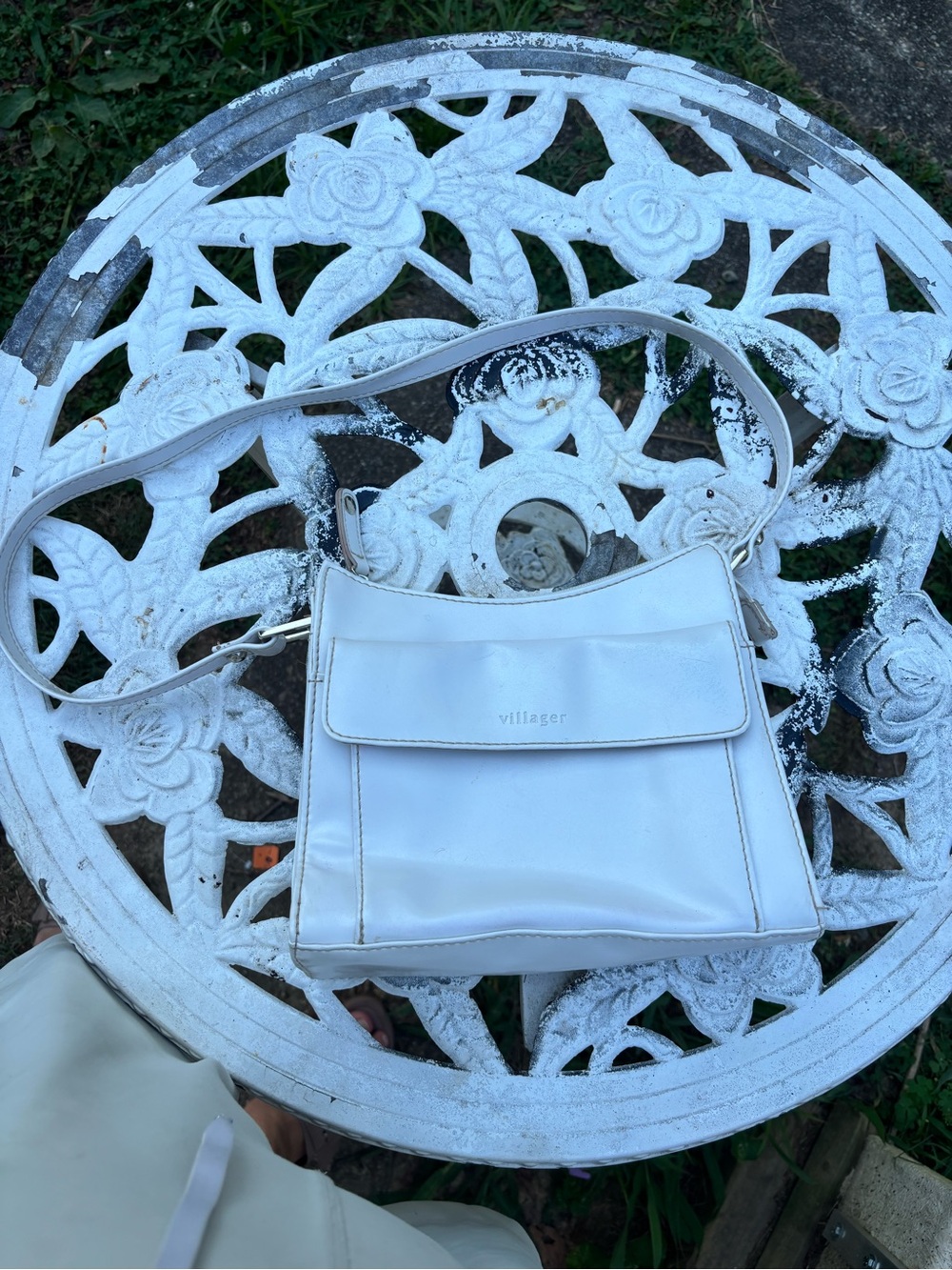 Vintage Villiager by Liz Claiborne White Leather Crossbody Shoulder Bag